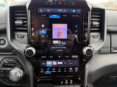 Used 2025 RAM 1500 Laramie image 13