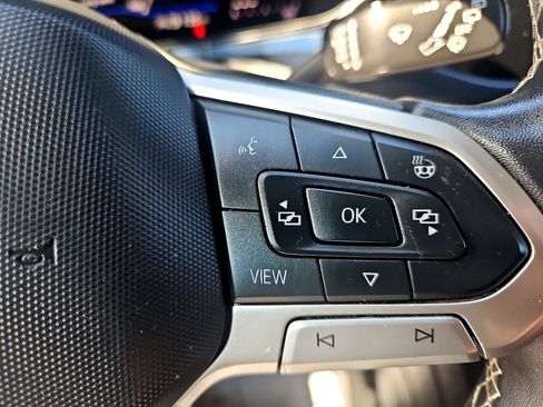 Used 2024 Volkswagen Taos SE image 21