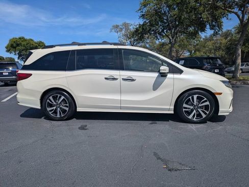 Used 2019 Honda Odyssey Elite image 3