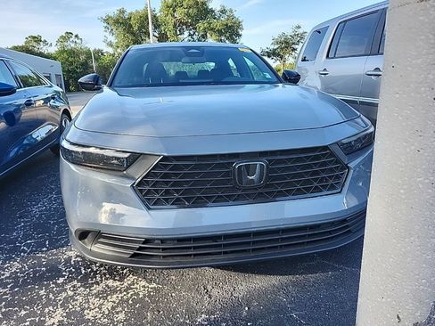 Used 2023 Honda Accord Sport image 8