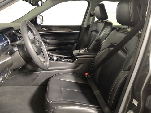 Used 2022 Jeep Grand Cherokee Limited 4xe image 17