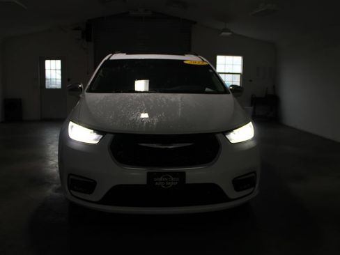 Used 2022 Chrysler Pacifica Limited FWD image 63