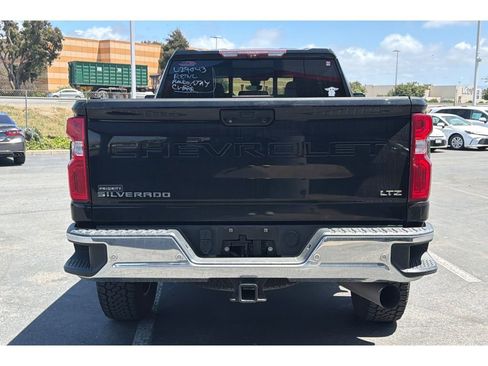 Used 2020 Chevrolet Silverado 2500 LTZ w/ LTZ Premium Package AWD/4WD image 6