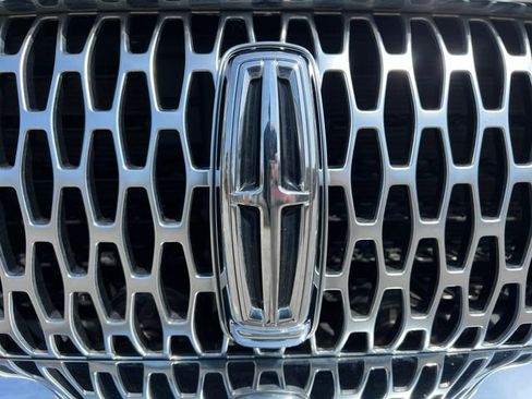 Used 2022 Lincoln Nautilus Reserve image 38