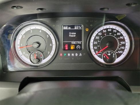 Used 2022 RAM 1500 Classic SLT image 23