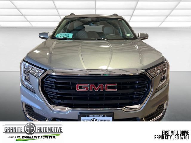 Used 2023 GMC Terrain SLE w/ Driver Convenience Package AWD/4WD image 9
