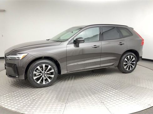 Certified 2025 Volvo XC60 B5 Plus image 6