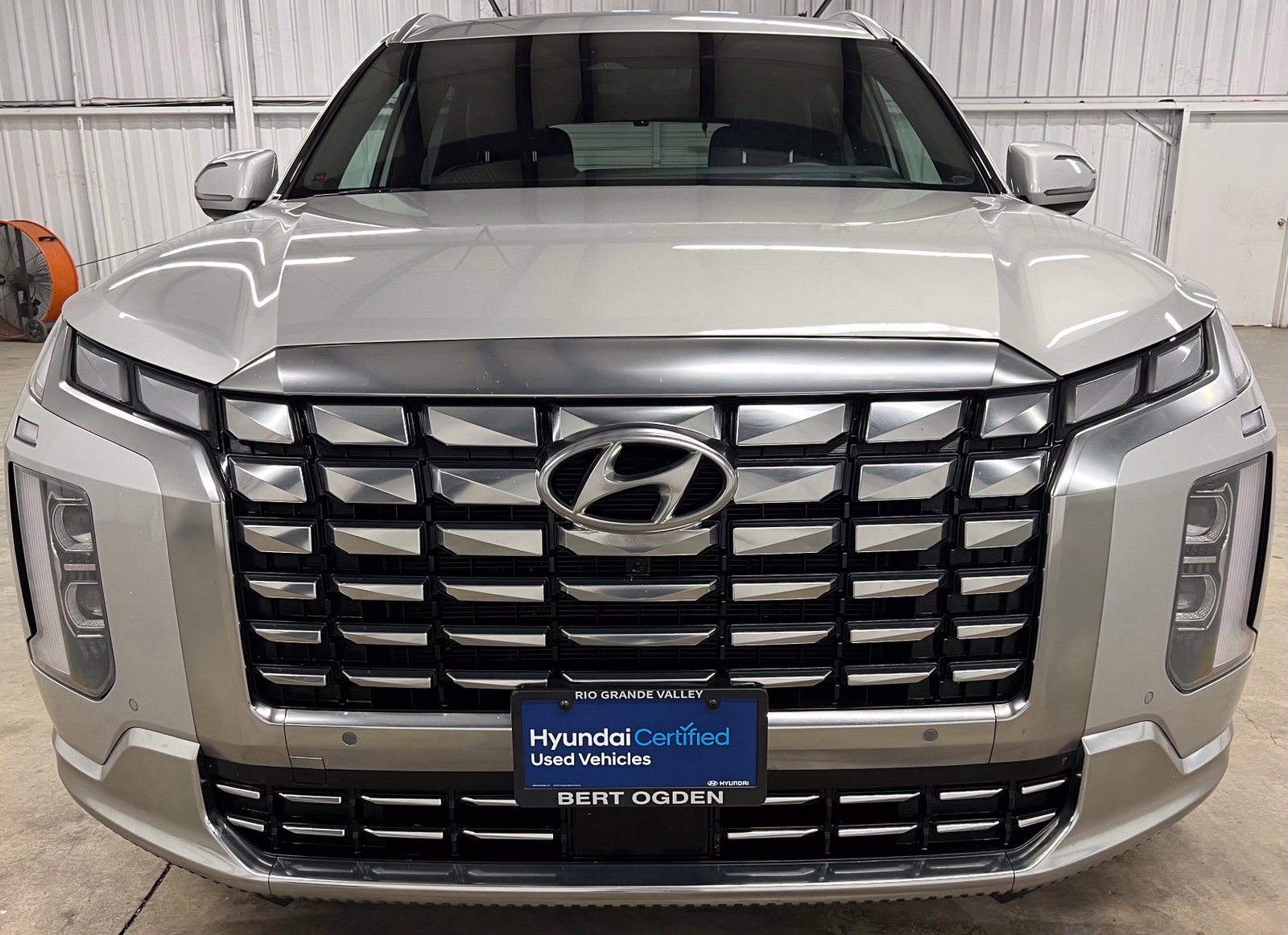 Certified 2023 Hyundai Palisade Calligraphy AWD/4WD image 2