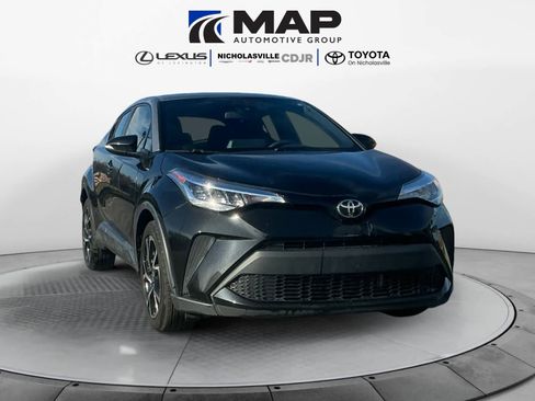 Used 2020 Toyota C-HR XLE image 3