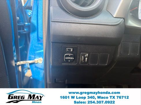 Used 2016 Toyota RAV4 LE FWD image 12