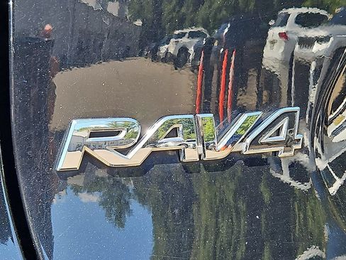 Used 2020 Toyota RAV4 LE w/ All Weather Liner Package AWD/4WD image 31