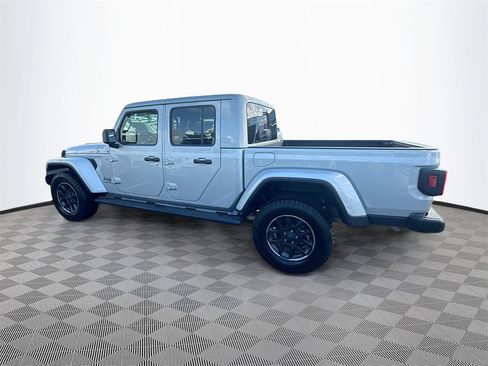 Used 2023 Jeep Gladiator Overland image 5