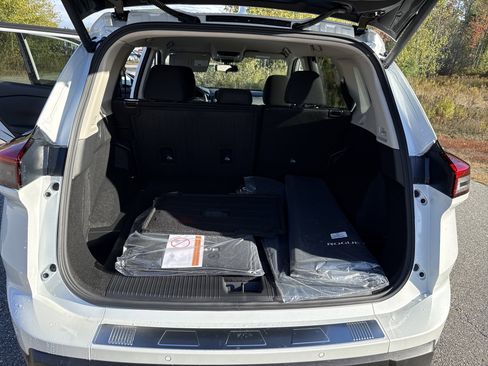 New 2026 Nissan Rogue SV image 16