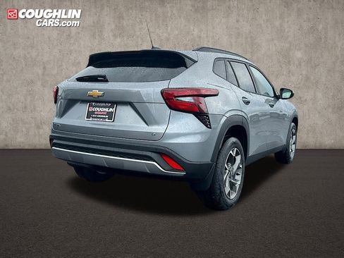 New 2025 Chevrolet Trax LT w/ Driver Confidence Package image 7