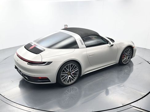Certified 2021 Porsche 911 Targa 4S image 37