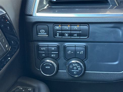 Used 2025 Chevrolet Tahoe RST image 39