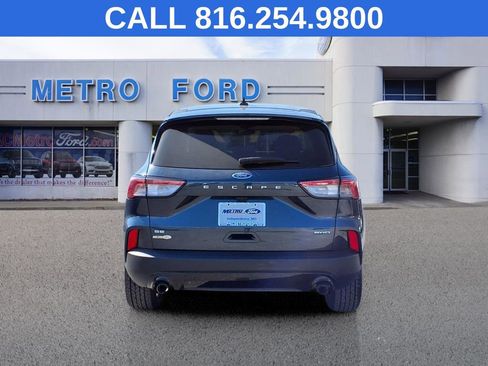 Used 2022 Ford Escape SE w/ SE Sport Appearance Package image 5