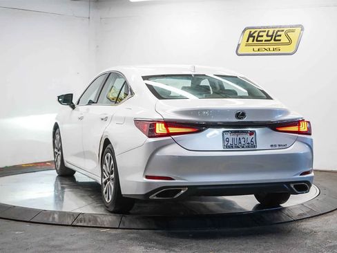 Used 2024 Lexus ES 350 image 2