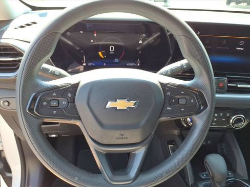 Used 2025 Chevrolet TrailBlazer LT FWD image 26