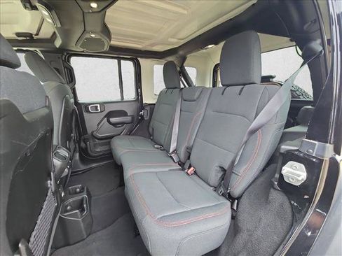 Used 2025 Jeep Wrangler Unlimited Rubicon AWD/4WD image 17