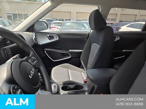 Used 2025 Kia Soul LX w/ LX Technology Package FWD image 26