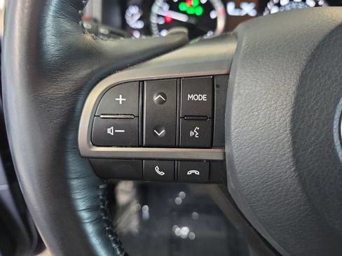 Used 2018 Lexus LX 570 4WD w/ Luxury Package image 19