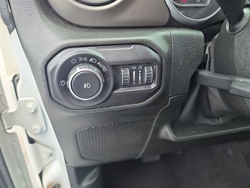 Used 2018 Jeep Wrangler Unlimited Sport S image 17