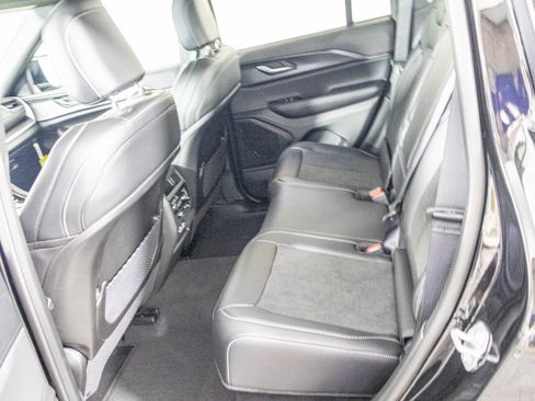 New 2025 Jeep Grand Cherokee Altitude w/ Trailer Tow Package image 30