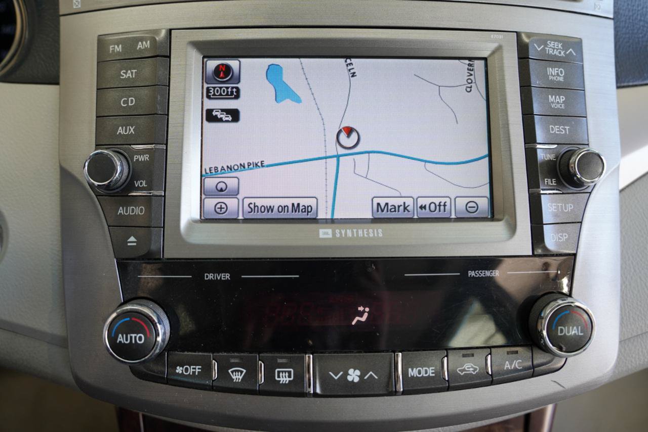 Used 2012 Toyota Avalon Limited FWD image 19