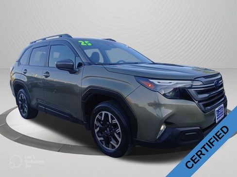 Certified 2025 Subaru Forester Premium AWD/4WD image 1