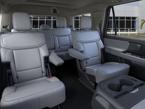 New 2026 Ford Expedition Platinum w/ Driver's Package AWD/4WD image 11