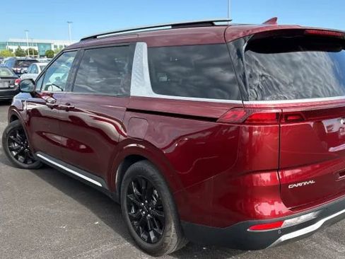 Used 2024 Kia Carnival SX FWD image 2