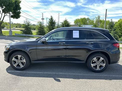 Used 2019 Mercedes-Benz GLC 300 4MATIC image 2