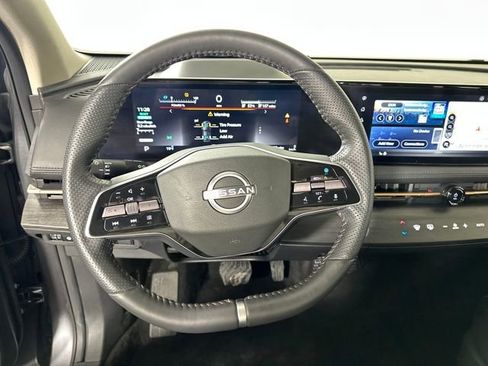Used 2023 Nissan Ariya AWD image 14