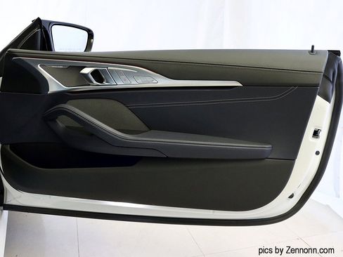 Used 2025 BMW M850i xDrive Coupe image 33