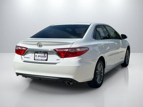 Used 2017 Toyota Camry SE image 5