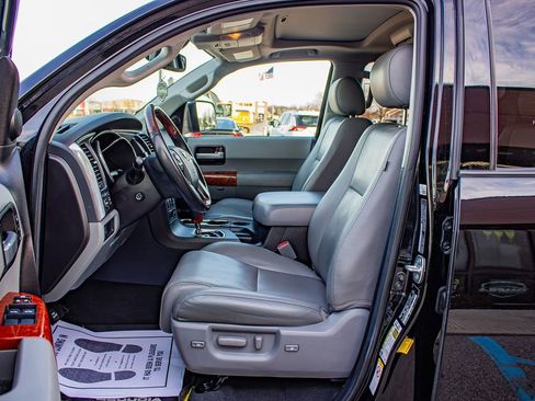 Used 2019 Toyota Sequoia Platinum image 12