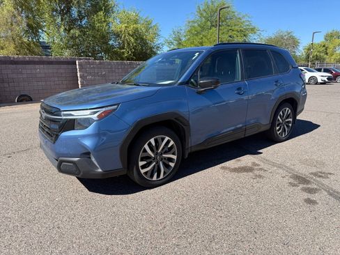 Used 2025 Subaru Forester Touring w/ Popular Package - Touring AWD/4WD image 1