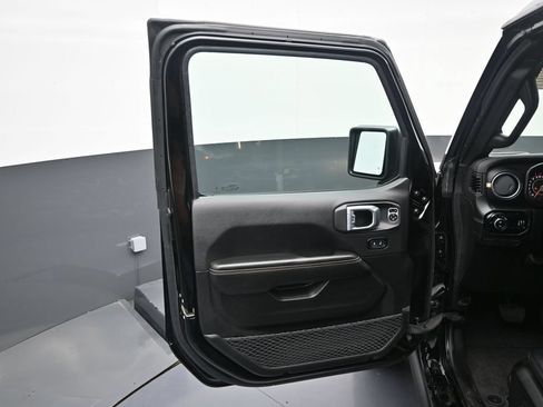 Used 2024 Jeep Gladiator Sport w/ Premium Package AWD/4WD image 12