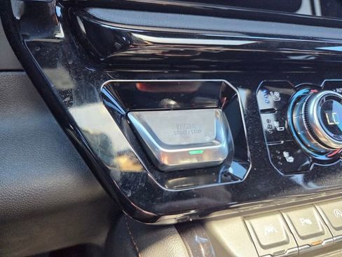 Used 2025 GMC Sierra 1500 AT4 w/ AT4 Premium Package image 29