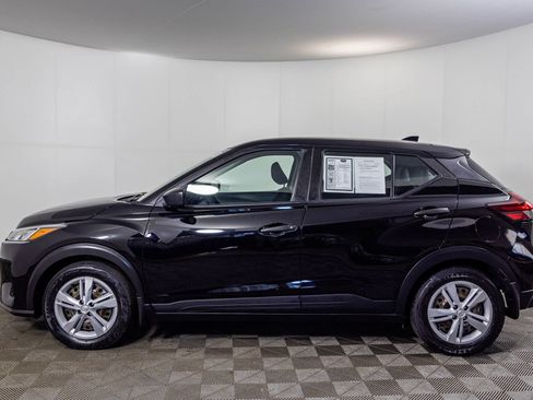 Used 2022 Nissan Kicks S FWD image 17