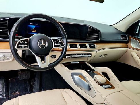 Used 2022 Mercedes-Benz GLS 450 4MATIC image 12