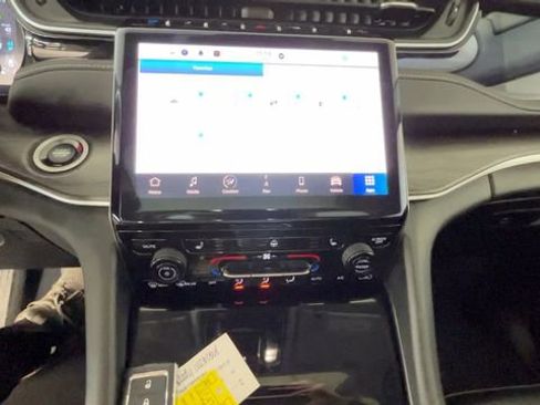 Used 2023 Jeep Grand Cherokee 4WD 4xe image 32