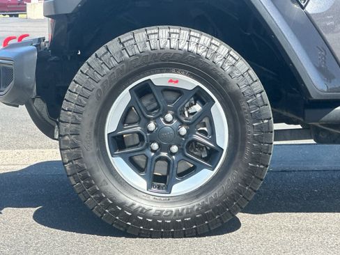 Used 2019 Jeep Wrangler Unlimited Rubicon w/ Dual Top Group image 32