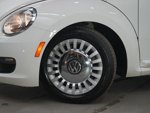 Used 2013 Volkswagen Beetle 2.5 image 26