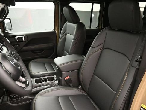 New 2026 Jeep Gladiator Sport AWD/4WD image 7