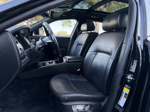 Used 2014 Rolls-Royce Ghost RWD image 25