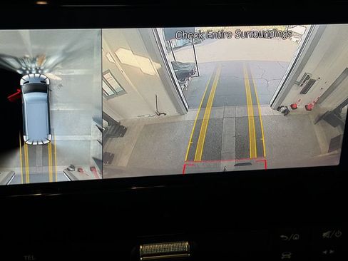 Used 2023 Mercedes-Benz Sprinter 2500 image 23