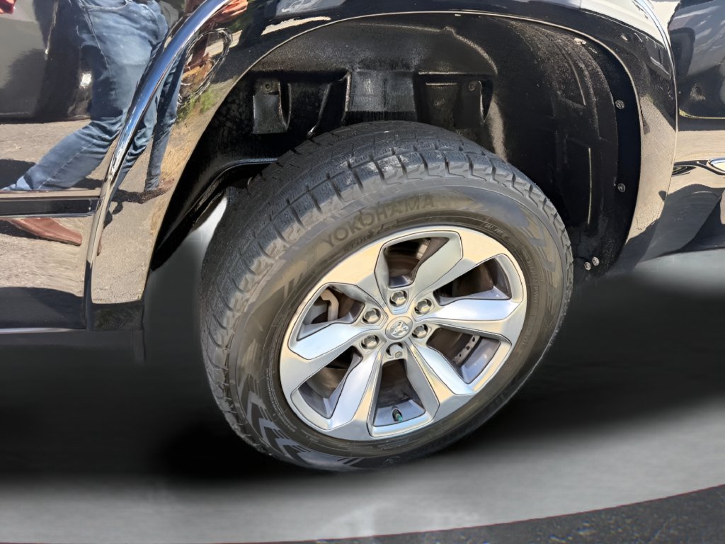 Used 2022 RAM 1500 Limited w/ Body-Colour Bumper Group AWD/4WD image 14