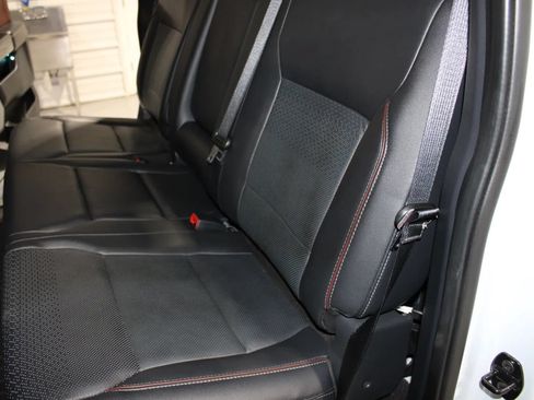 Used 2022 Ford F150 Lariat w/ Equipment Group 502A High AWD/4WD image 3